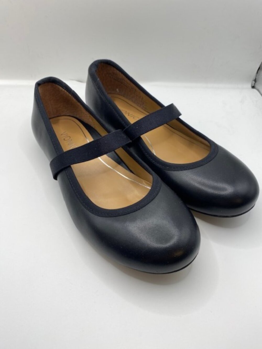 Vionic Black ballet Mary jane flats with strap